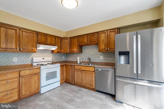 8608 ROCKY GAP CT, Lorton, VA 22079
