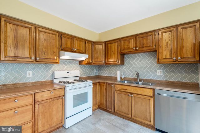 8608 ROCKY GAP CT, Lorton, VA 22079