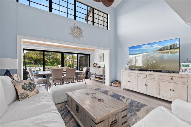 2359 Treasure Isle Drive 31, Palm Beach Gardens, FL 33410