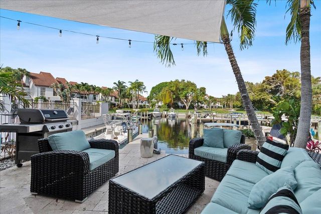 2359 Treasure Isle Drive 31, Palm Beach Gardens, FL 33410