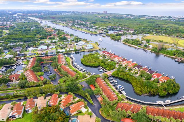 2359 Treasure Isle Drive 31, Palm Beach Gardens, FL 33410