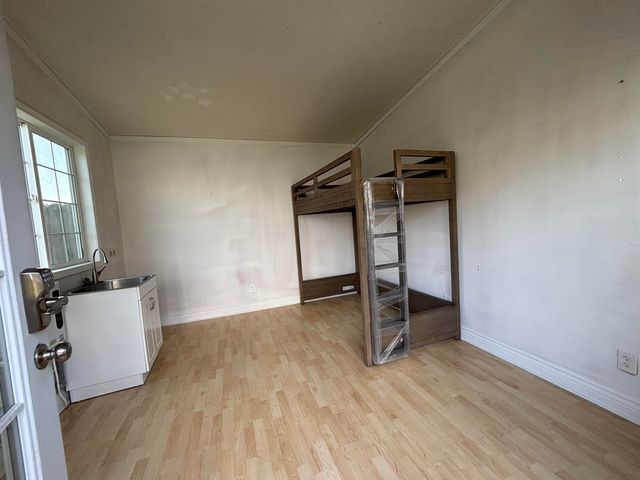 210 Chanslor Ave, Richmond, CA 94801