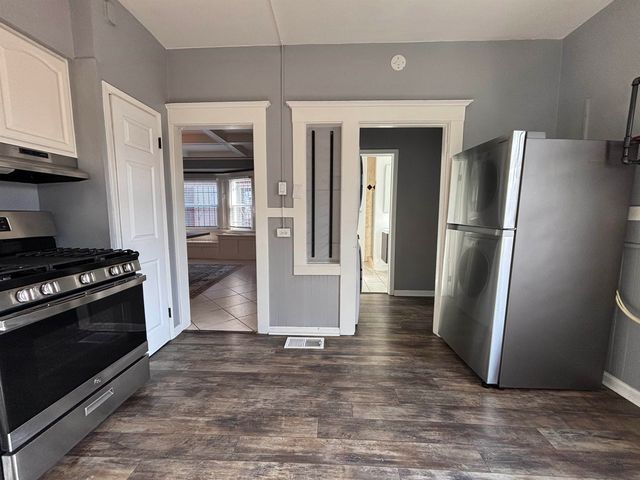 210 Chanslor Ave, Richmond, CA 94801