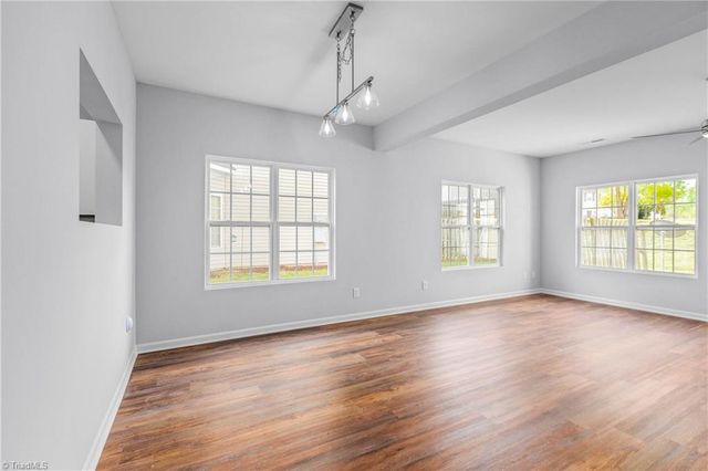 1633 Olivers Crossing Circle, Winston-salem, NC 27127