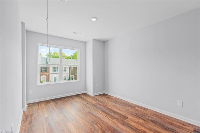 1633 Olivers Crossing Circle, Winston-salem, NC 27127
