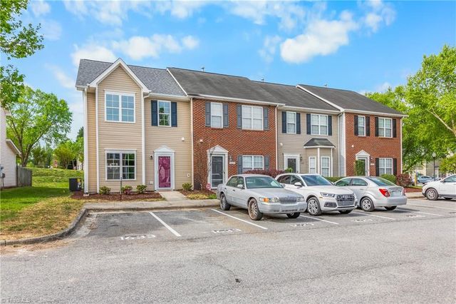 1633 Olivers Crossing Circle, Winston-salem, NC 27127