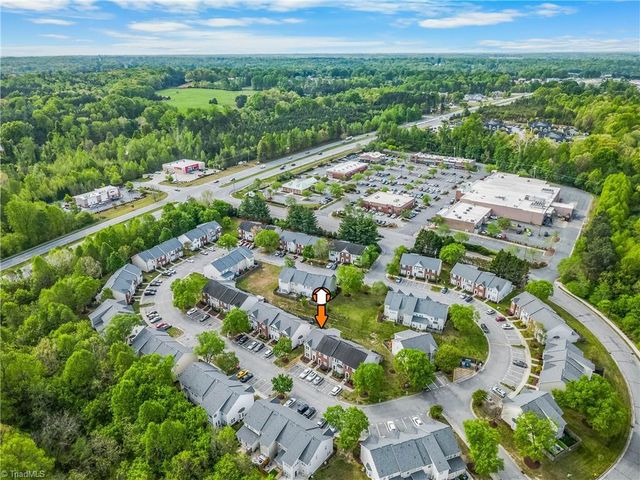 1633 Olivers Crossing Circle, Winston-salem, NC 27127
