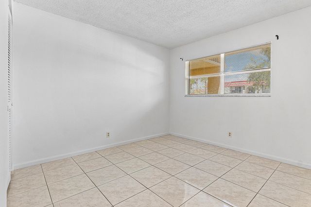 9855 Sandalfoot Boulevard 305, Boca Raton, FL 33428