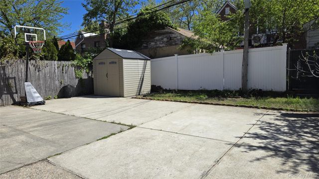 7345 197th Street, Fresh Meadows, NY 11366