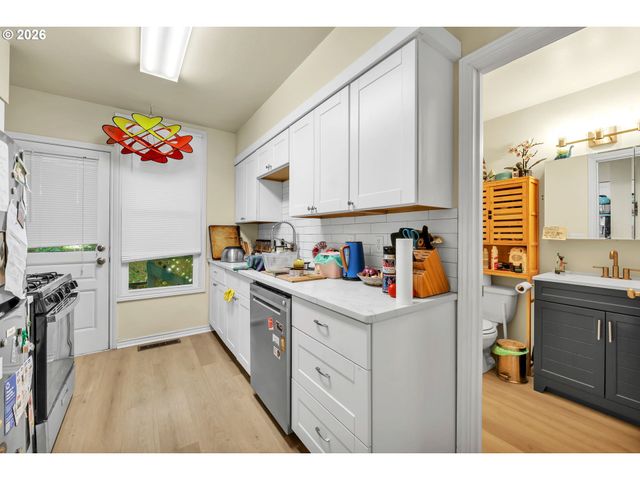 1925 Se ALDER St, Portland, OR 97214