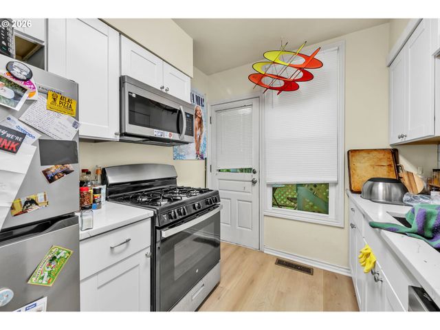 1925 Se ALDER St, Portland, OR 97214