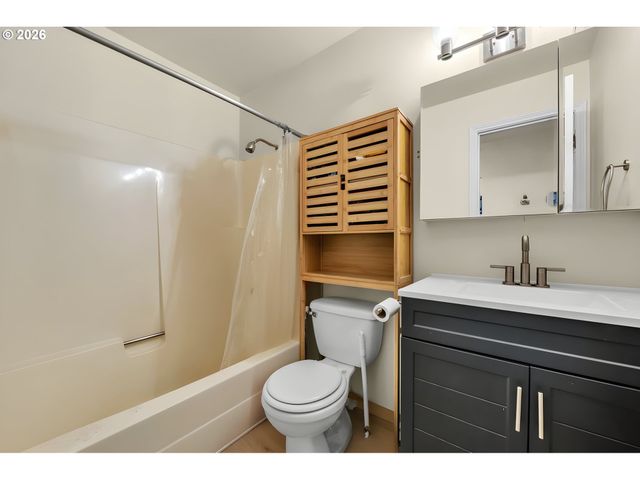 1925 Se ALDER St, Portland, OR 97214