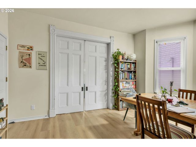 1925 Se ALDER St, Portland, OR 97214