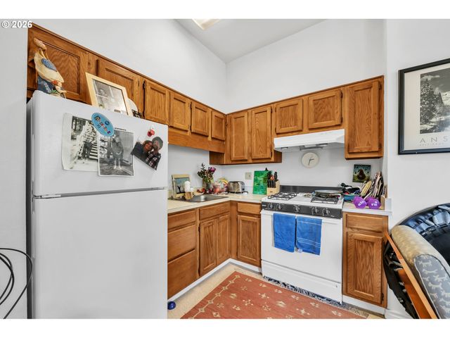 1925 Se ALDER St, Portland, OR 97214