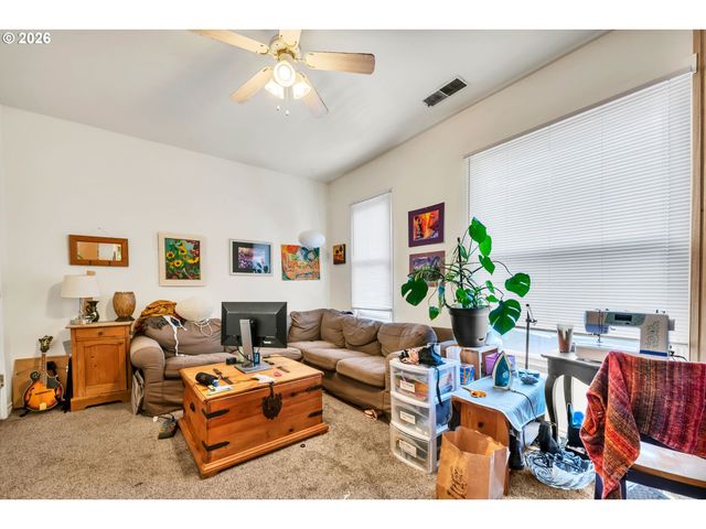 1925 Se ALDER St, Portland, OR 97214