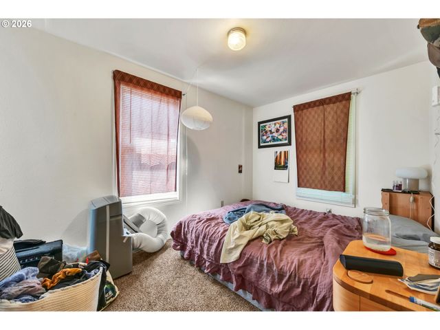 1925 Se ALDER St, Portland, OR 97214