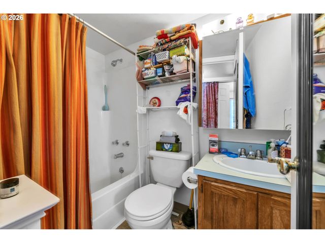 1925 Se ALDER St, Portland, OR 97214