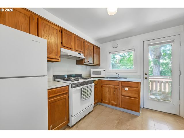 1925 Se ALDER St, Portland, OR 97214