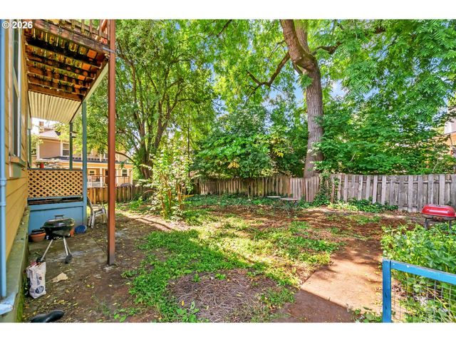 1925 Se ALDER St, Portland, OR 97214