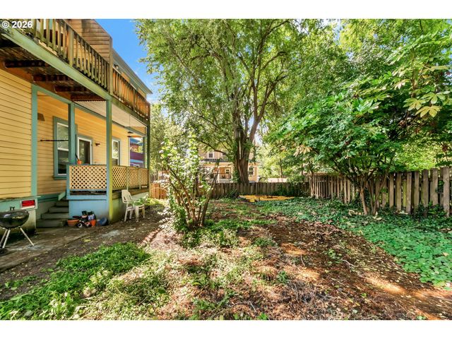1925 Se ALDER St, Portland, OR 97214