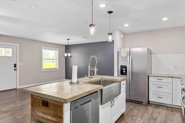 2324 County Road 33, Headland, AL 36345