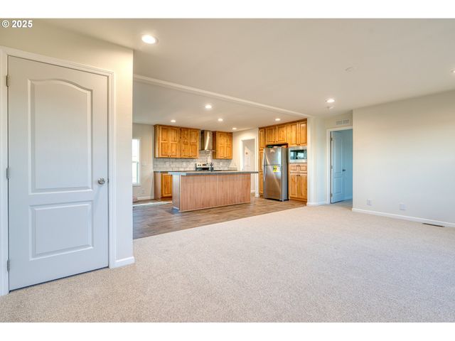 959 High Prairie Rd, Lyle, WA 98635