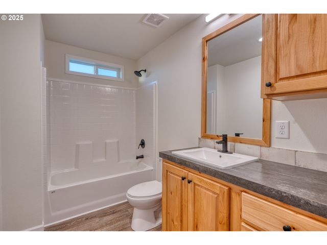 959 High Prairie Rd, Lyle, WA 98635