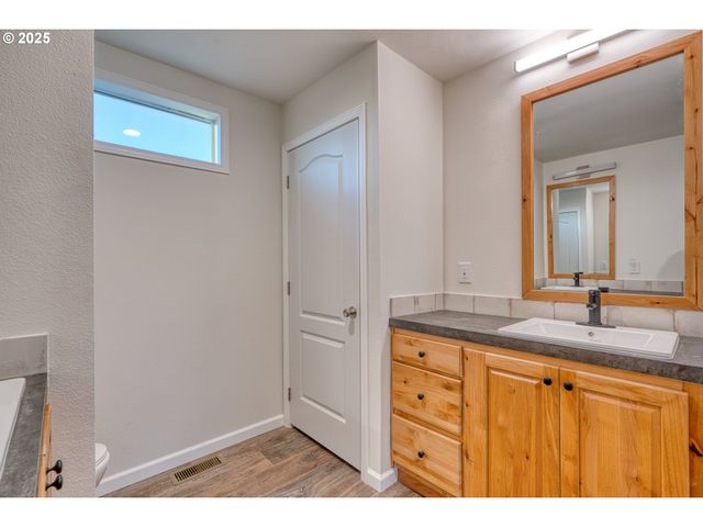 959 High Prairie Rd, Lyle, WA 98635
