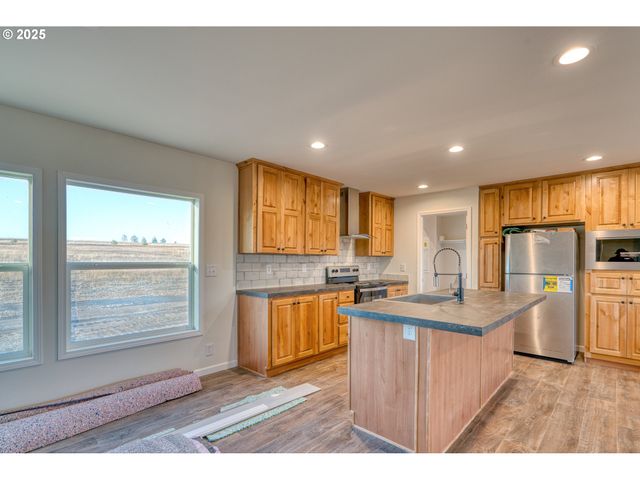 959 High Prairie Rd, Lyle, WA 98635