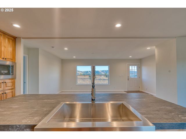 959 High Prairie Rd, Lyle, WA 98635
