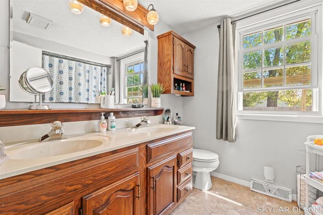 1244 Oaklea Street, Muskegon, MI 49442