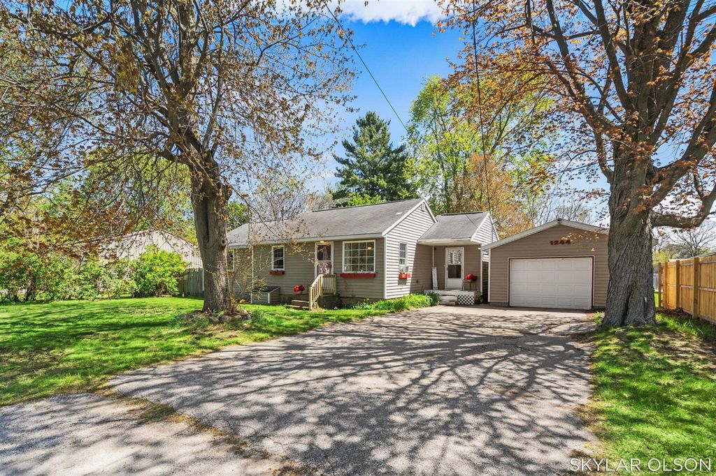 1244 Oaklea Street, Muskegon, MI 49442