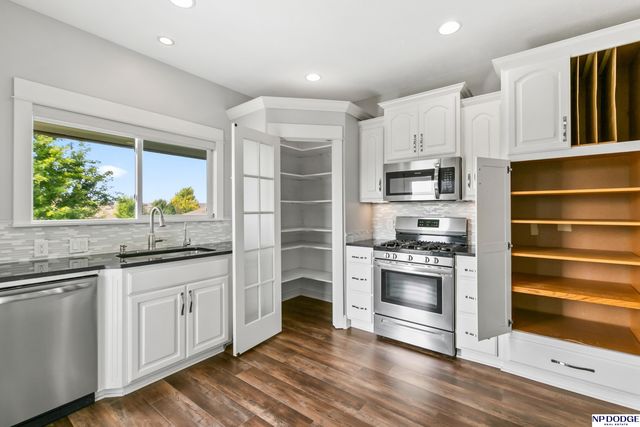4514 N 207 Circle, Elkhorn, NE 68022