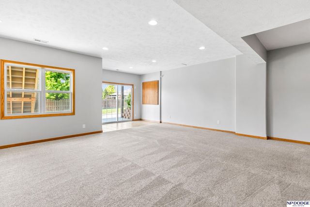 4514 N 207 Circle, Elkhorn, NE 68022