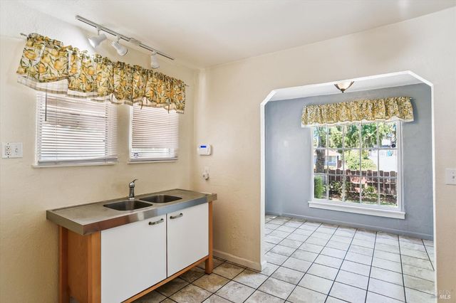 853 Benicia Rd, Vallejo, CA 94591