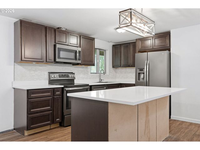 1211 Se 212TH Ave, Gresham, OR 97030