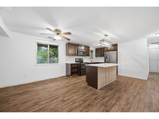 1211 Se 212TH Ave, Gresham, OR 97030