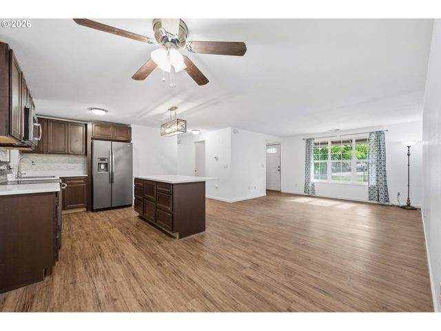 1211 Se 212TH Ave, Gresham, OR 97030