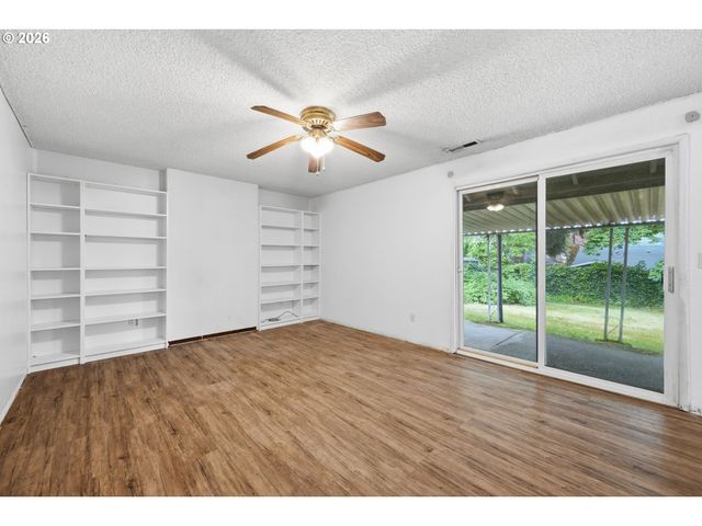 1211 Se 212TH Ave, Gresham, OR 97030