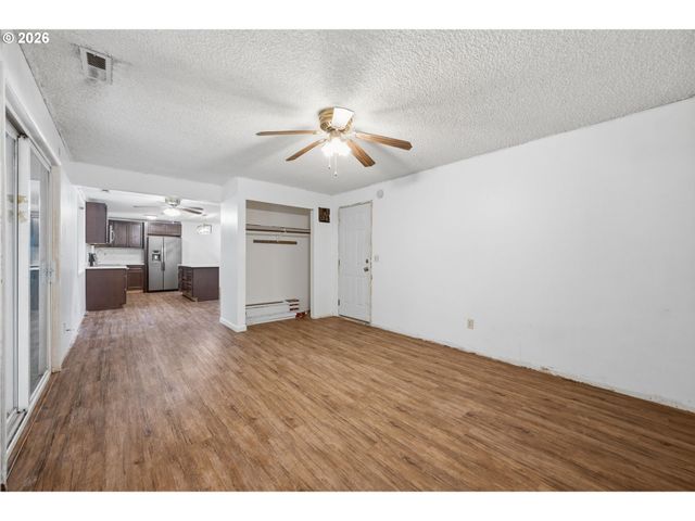 1211 Se 212TH Ave, Gresham, OR 97030