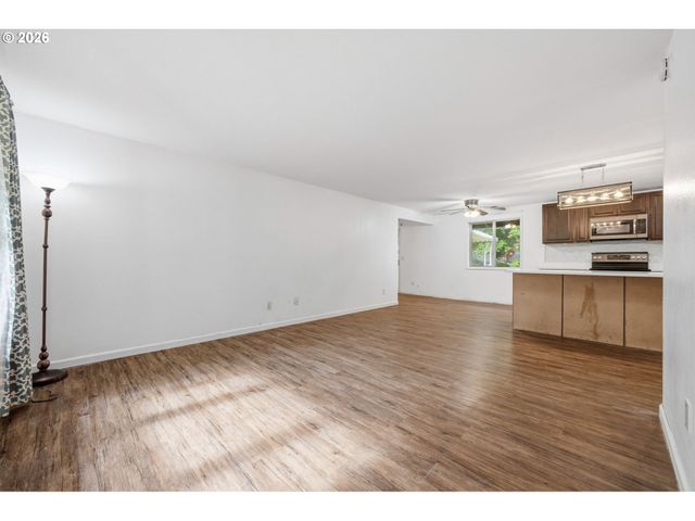 1211 Se 212TH Ave, Gresham, OR 97030