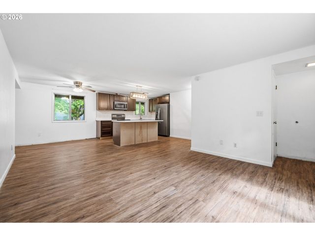 1211 Se 212TH Ave, Gresham, OR 97030