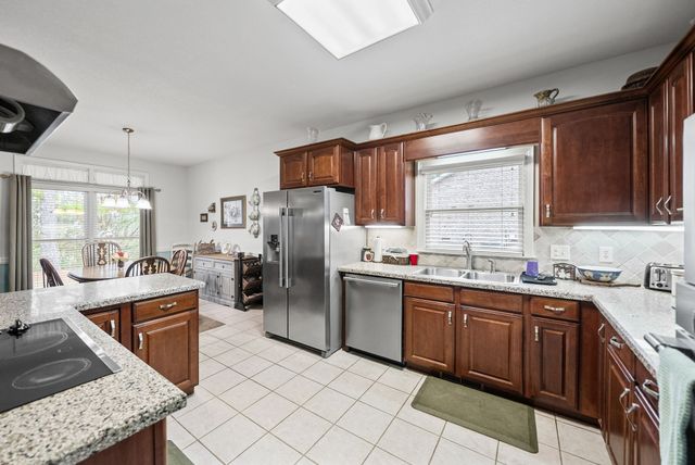 5 Abby Lynn Cir, Clarksville, TN 37043