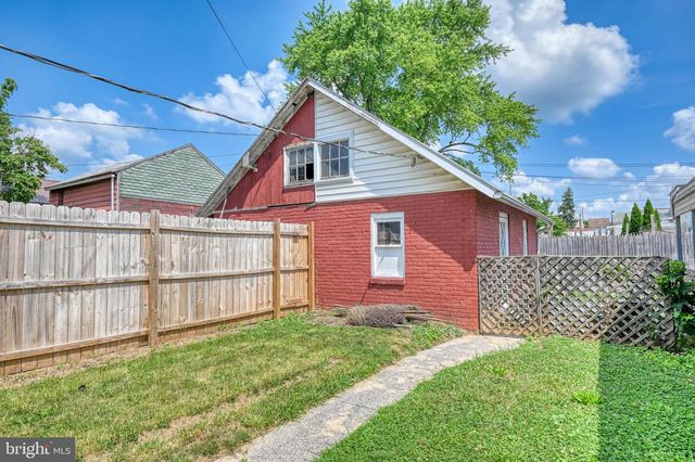 1109 LEHMAN ST, Lebanon, PA 17046