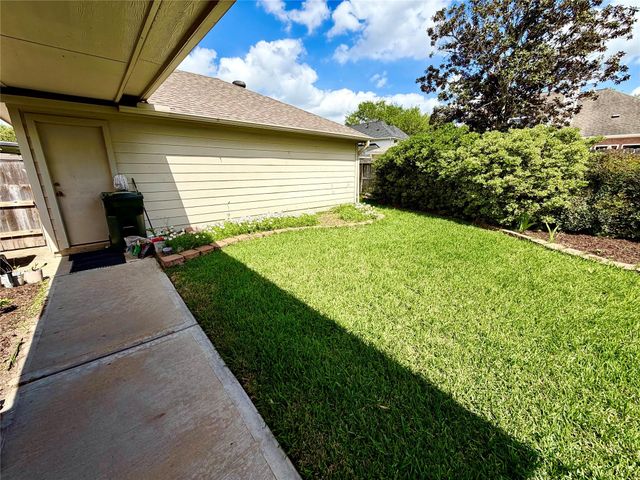 8530 Chipping Rock Dr Drive, Sugar Land, TX 77479