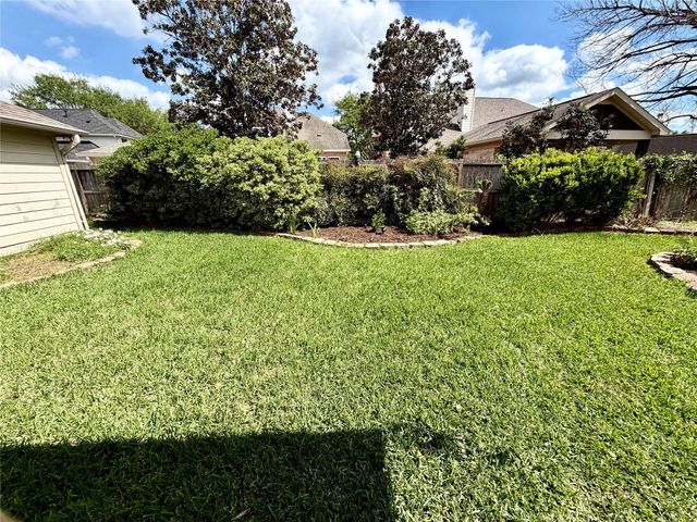 8530 Chipping Rock Dr Drive, Sugar Land, TX 77479