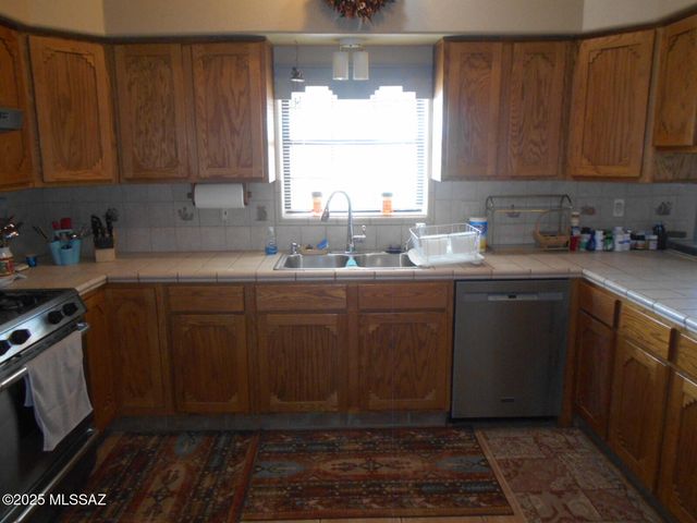 12051 S Kansas Settlement Road, Pearce, AZ 85625