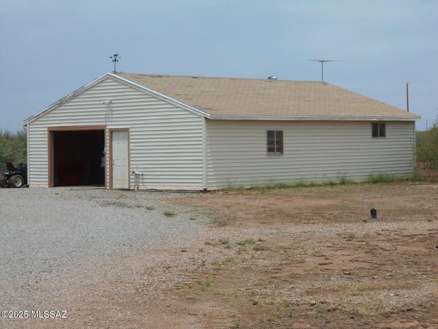 12051 S Kansas Settlement Road, Pearce, AZ 85625
