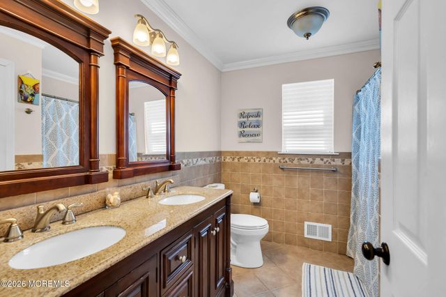 34 Marlin Court, Bayville, NJ 08721