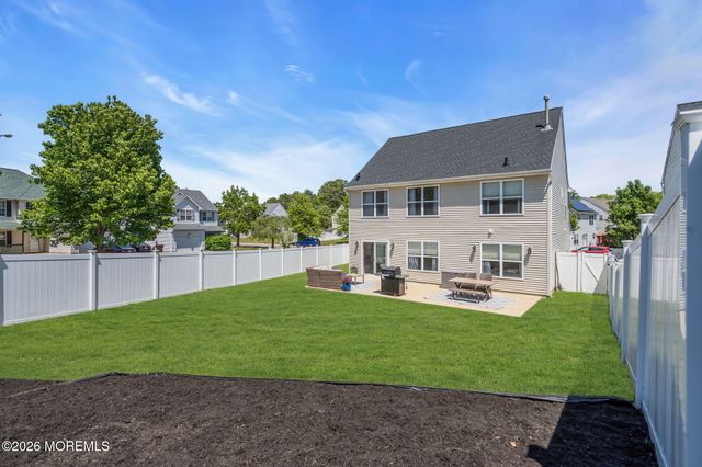 34 Marlin Court, Bayville, NJ 08721